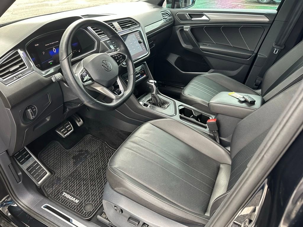 2022 Volkswagen Tiguan SE R-Line Black