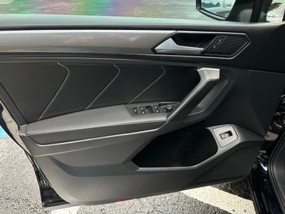 2022 Volkswagen Tiguan SE R-Line Black