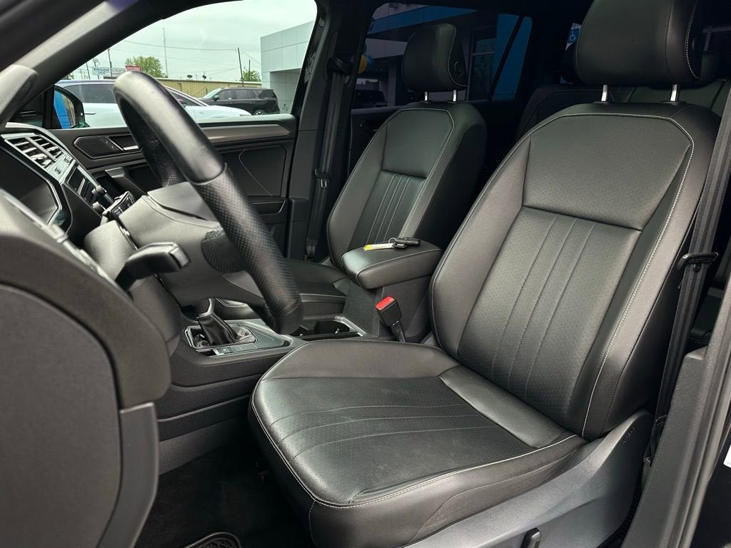 2022 Volkswagen Tiguan SE R-Line Black