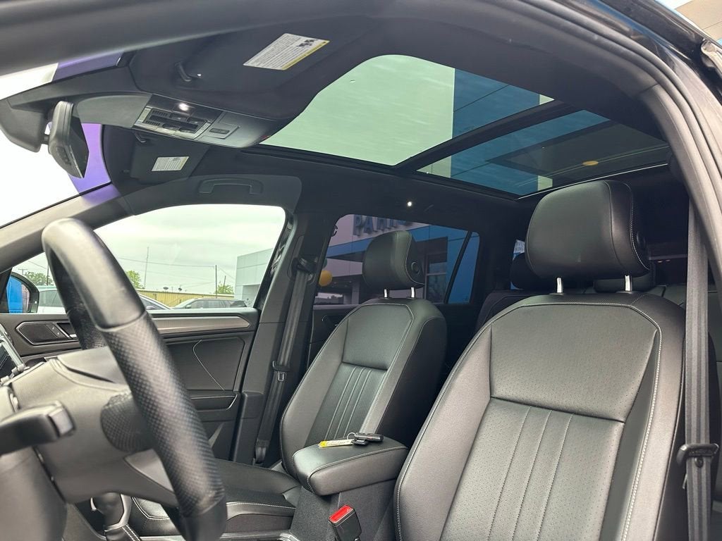 2022 Volkswagen Tiguan SE R-Line Black