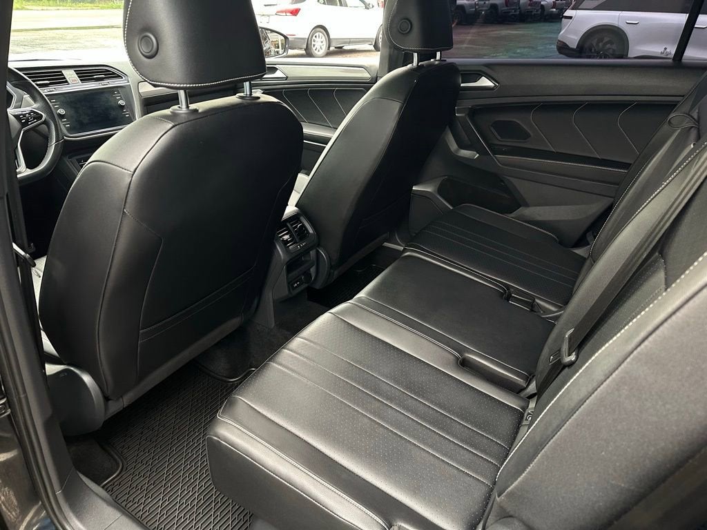 2022 Volkswagen Tiguan SE R-Line Black