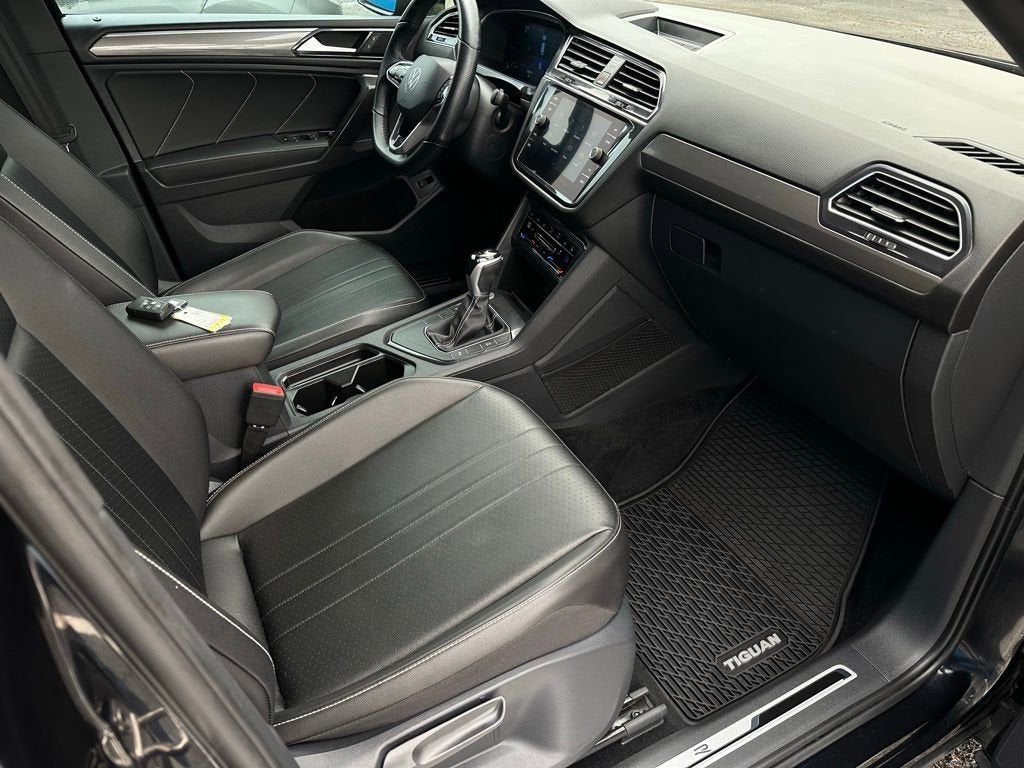 2022 Volkswagen Tiguan SE R-Line Black