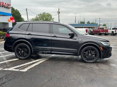 2022 Volkswagen Tiguan SE R-Line Black