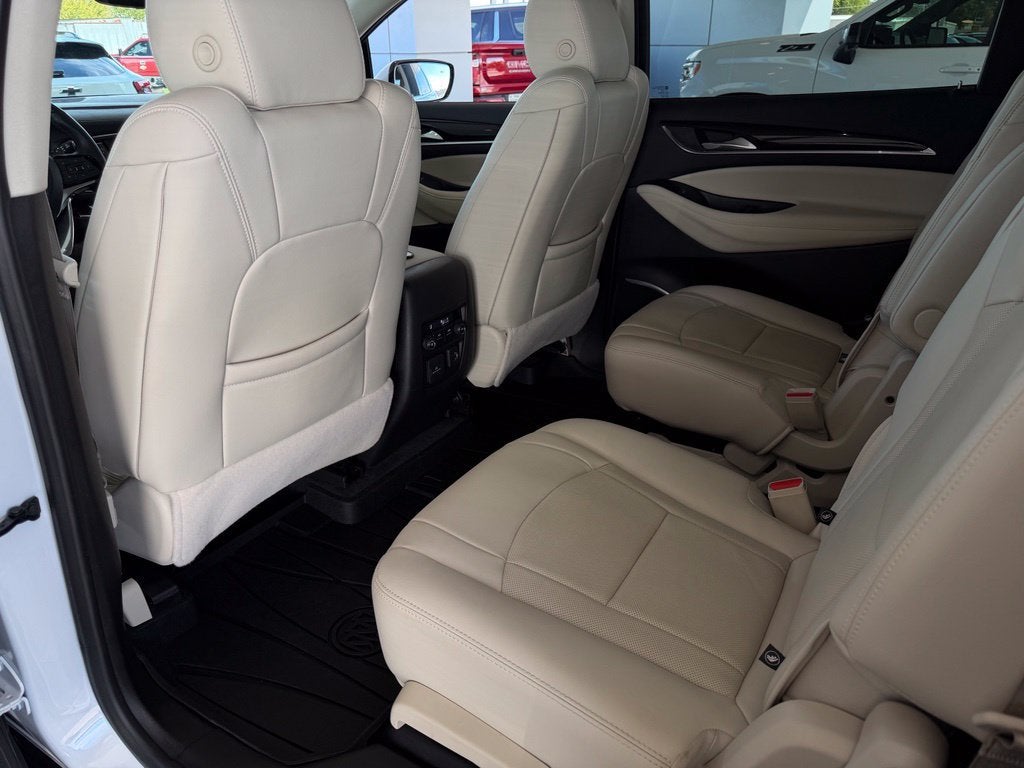 2022 Buick Enclave Essence