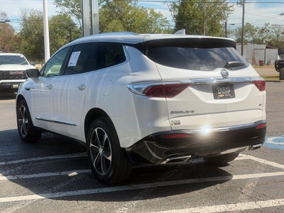 2022 Buick Enclave Essence