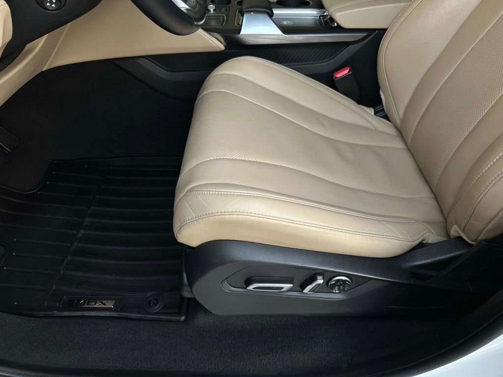 2022 Acura MDX w/Technology Package