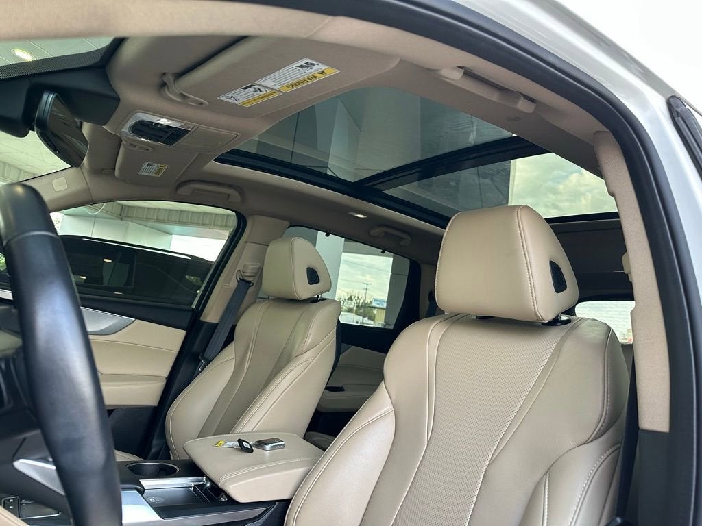 2022 Acura MDX w/Technology Package