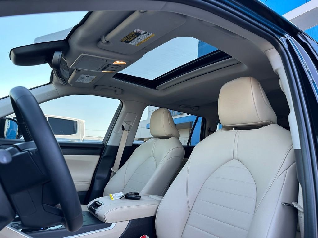 2025 Toyota Highlander LE