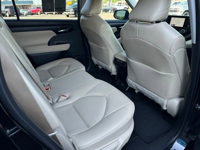 2025 Toyota Highlander LE