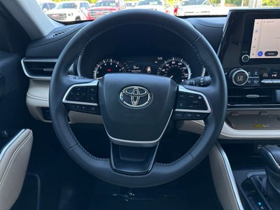 2025 Toyota Highlander LE