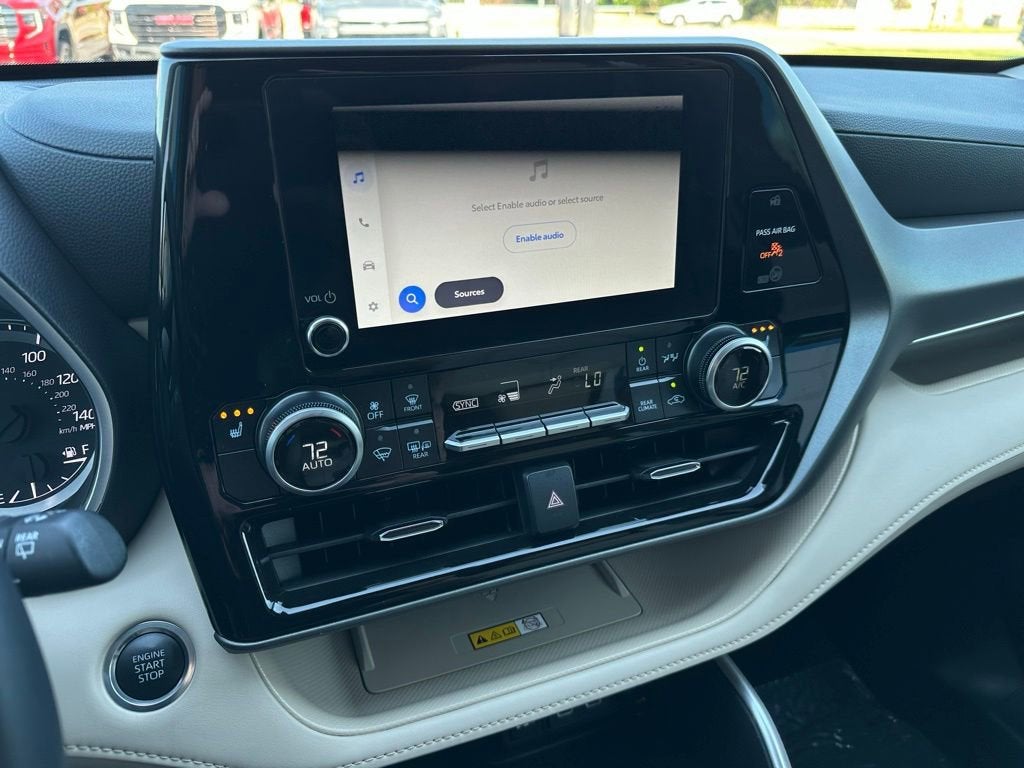 2025 Toyota Highlander LE