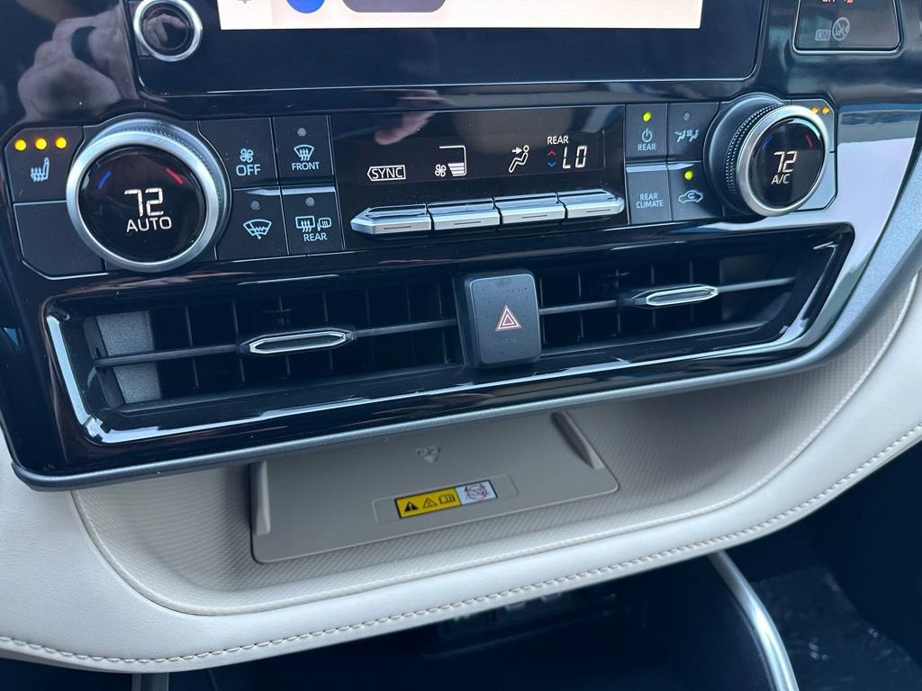 2025 Toyota Highlander LE