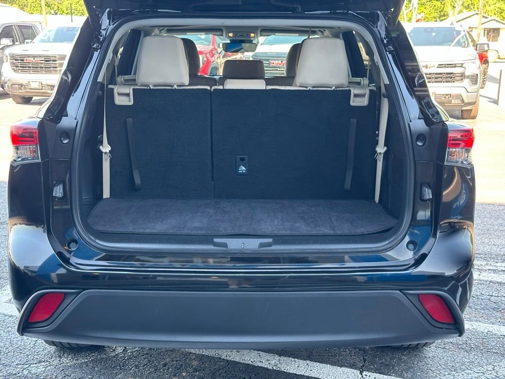 2025 Toyota Highlander LE