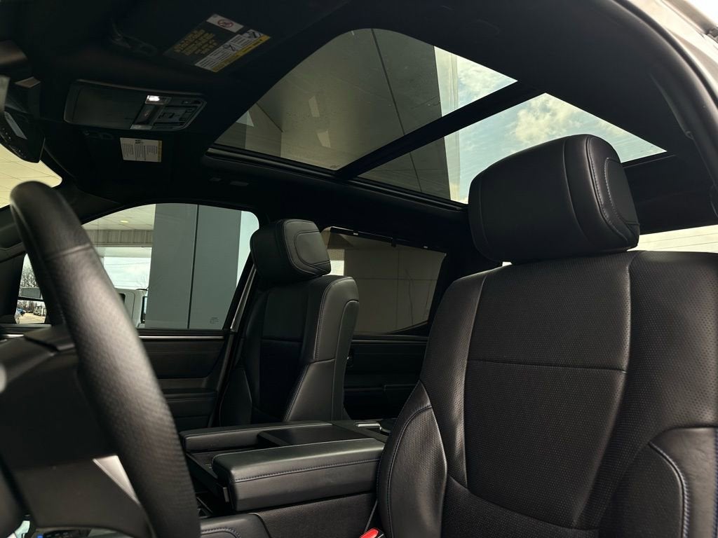 2022 Toyota Tundra 4WD Platinum