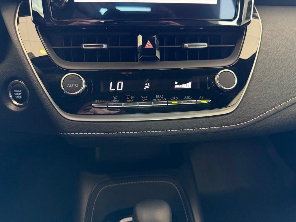 2025 Toyota Corolla Hatchback SE